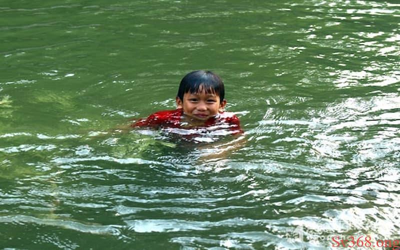 mơ thấy tắm sông mơ thấy tắm sông